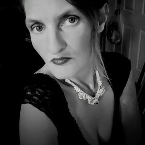 Meet your Posher, Denise